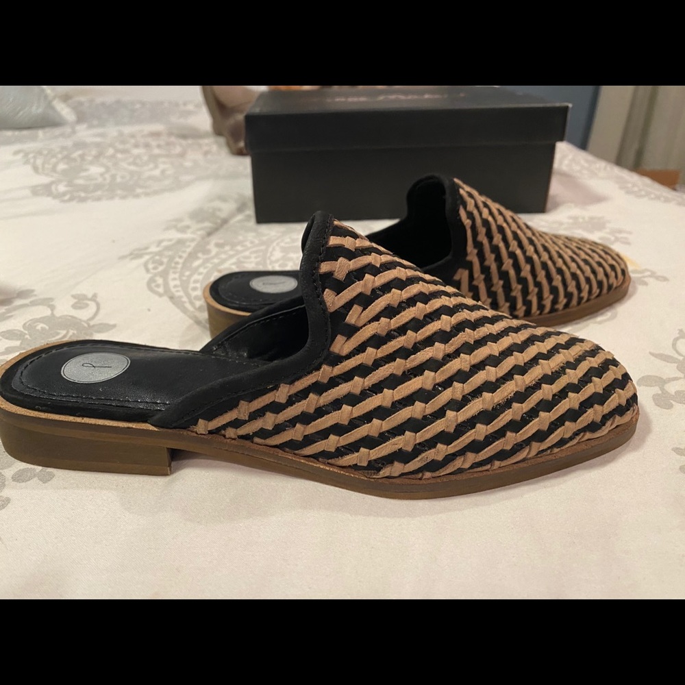 Women’s Open Back Loafers - Picture 5 of 5